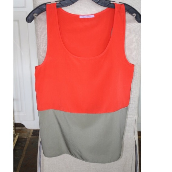 Rheea and Co gray and orange short sleeve blouse - Picture 1 of 4